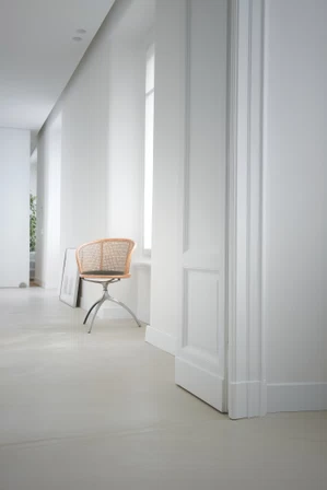 Alias_Set_Home_YOUNG-LADY_1