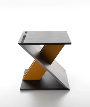 Alias_625_Zeta-stool_1